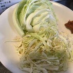 ゴールデンもつ - 生キャベツ