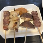 ゴールデンもつ - 焼きとん、しいたけ