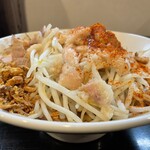 豚星。 - コール：ニンニクアブラ辛味