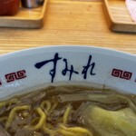 すみれ - 丼にはすみれ。