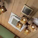 松乃家 - 去年末から長々と部屋を締切にして修理していただけに、天井のエアコン吹き出し口は新品の色