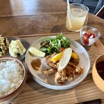 トド アリトル ナレッジ ストア - 