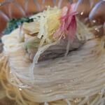 Ramen FeeL - 茗荷、ウリ、茄子、そうめんかぼちゃが鎮座。