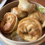 ベトコンラーメン 新京 - お初の青唐辛子揚げ餃子、美味しかったです！