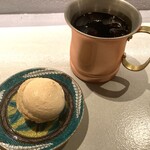 TARO Azabujuban - マカロン from 日光　　アイス珈琲