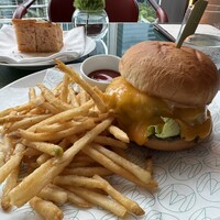 MAISON MARUNOUCHI - マルノウチ 和牛チーズバーガー02