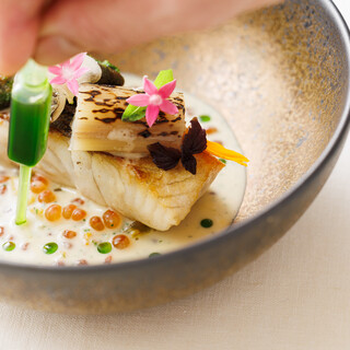 体に優しい旬食材で構成された、心も体も安らぐランチコース