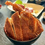 明治亭 - エビロース丼