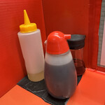 麺でる - 卓上調味料-2 カエシ/ラー油/お酢