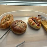 SUMOMO BAKERY - 料理写真:パン4種