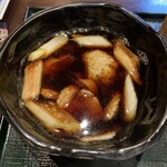 谷屋 - 【鴨ざる】ツユは甘味がある。鴨肉、つくね、ネギ