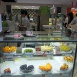 果実工房 新SUN - 博多阪急の中にある新鮮な果物を使ったスイーツが楽しめるお店です。
