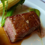 和牛サーロインのソテー。断面