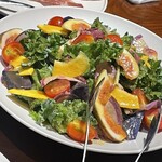 313670768 - いちじくのサラダ。季節でフルーツが変わるはず。