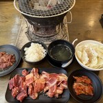七輪焼肉 安安 - ♪３種盛り定食300g ¥1540  ハラミ¥クーポン使用