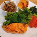そらのcafe - メインは鮭の塩麹焼き