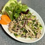 タイ居酒屋 イサーン サコンナコン - ラープムー