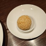 翠亨園 - ごま団子