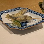 季節料理 朝菜 - 稚鮎天ぷら串２本