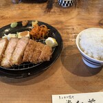 トンカツ揚ヤ 半仁前 - 