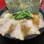 家系ラーメン たつ家 - 