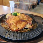 フライングガーデン - 鮮烈 黒チキン焼き ￥921 