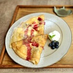 ル・シュクレクール 岸部 - ブルーベリーとレアチーズケーキ　1518円　イートインサイズ