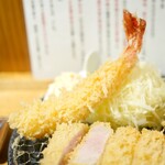 とんかつ とみた - 特大海老フライ700円