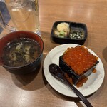 海味はちきょう - あおさのお味噌汁と薬味とガリ