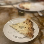 pizza marumo - クワトロフォルマッジ