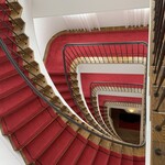 神戸北野ホテル - 客室付近から螺旋階段を見下ろす。