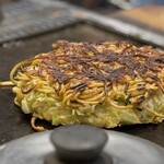 たぴおか食堂 -  \(°∀° )/  \(°∀° )/  \(°∀° )/ これがプロが焼く「麺パリ」
      麺の小麦の焼けた香りがたまらんねぇ〜