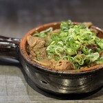 たぴおか食堂 - 「すじ煮込み」これまた濃すぎんのやけどしっかりした
      スジ肉を楽しめるオススメの1品ですね