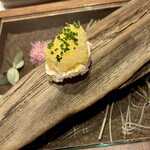 ラチュレ - イカのアミューズ。カラスミと合わせて。