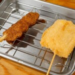 串カツ田中 - 無限ニンニクホルモン串、とうもろこし