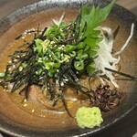 炭火と酒 くろや - 胡麻カンパチ