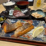 めしと純米別邸 二条市場 でめきん - 