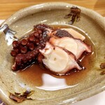 穴子料理と地酒 浅草 川井 - 煮蛸　秋田県産