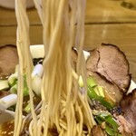 ら～めん山家 - 細麺ズルズルしまーす♪