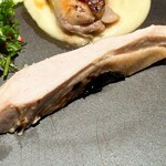 SECRETO - 石黒農園ホロホロ鳥・炭火・チミチュリ・柚子・ともこの山椒