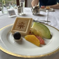 メインダイニングルーム - デザート（もなかの影にアイス）