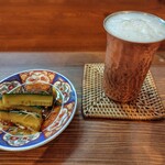 蕎麦割烹 ながの - お通しの胡瓜の生姜漬け〜