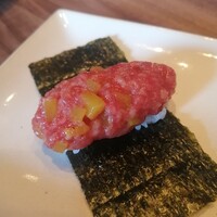 焼肉うしごろ 新宿三丁目店 - 牛とろたく