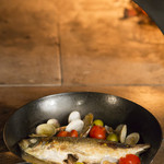 アル ソリーソ - 薪窯焼きのアクアパッツァ