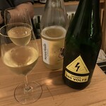 da.b - まずはスパークリングワインで乾杯