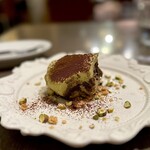 白金 イゾラ - ピスタチオのティラミス