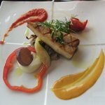 レストラン＆バー Level 36 - メイン(セカンドピアット)　スズキのグリル季節の野菜添え　ウニソースとトマトソース