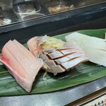 立食い寿司 根室花まる - ぶり、にしん、たこ足