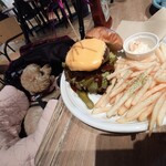 タチヒビーチ那須 - チーズバーガー未完成