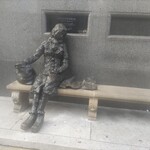 The Cavern Restaurant - エリナー・リグビー像